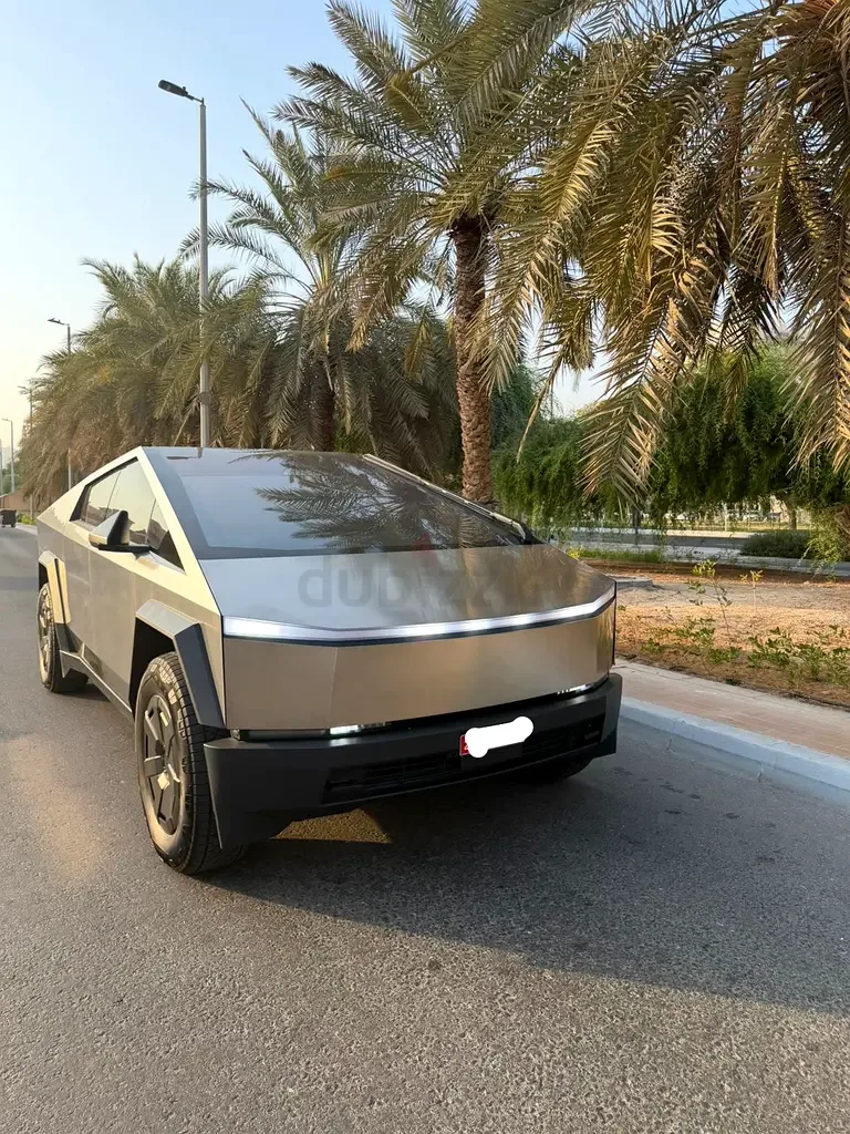 Tesla Cybertruck AT 4WD (600 hp)