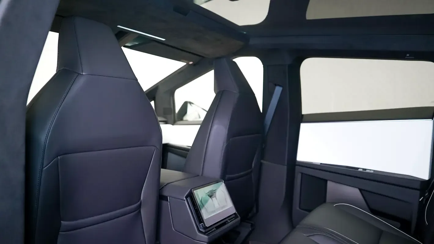 Tesla Cybertruck AT 4WD (845 hp) - 5