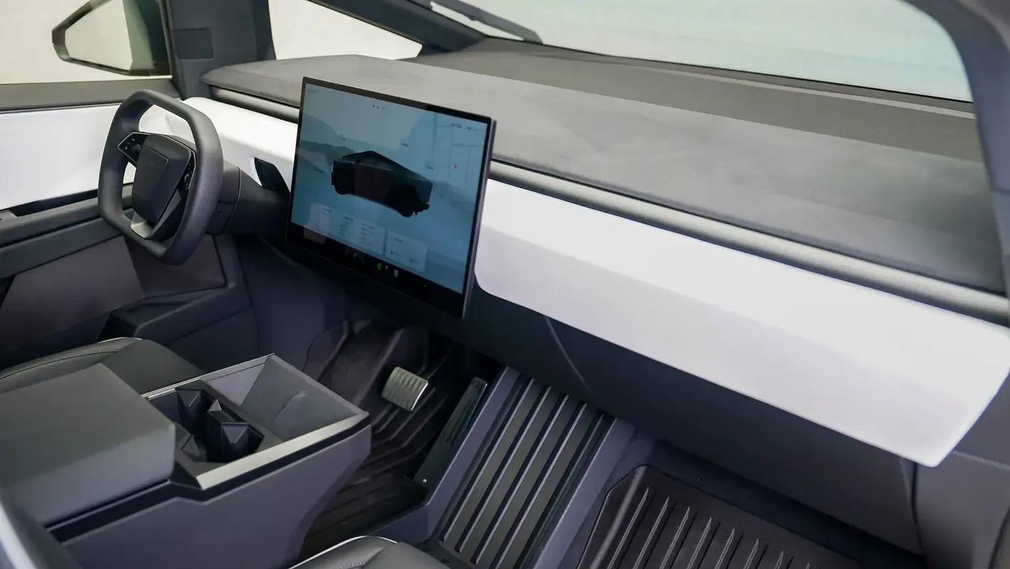 Tesla Cybertruck AT 4WD (845 hp) - 6