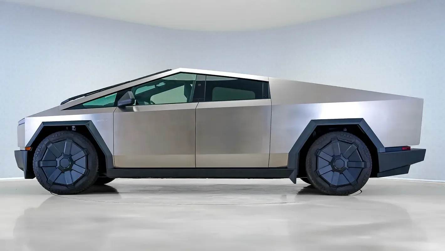 Tesla Cybertruck AT 4WD (845 hp) - 10