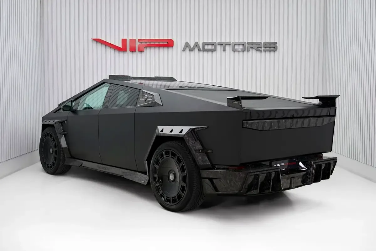 Tesla Cybertruck AT 4WD (845 hp) - 5