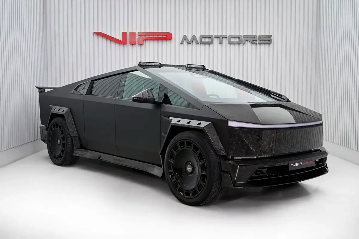 Tesla Cybertruck AT 4WD (845 hp) - 3