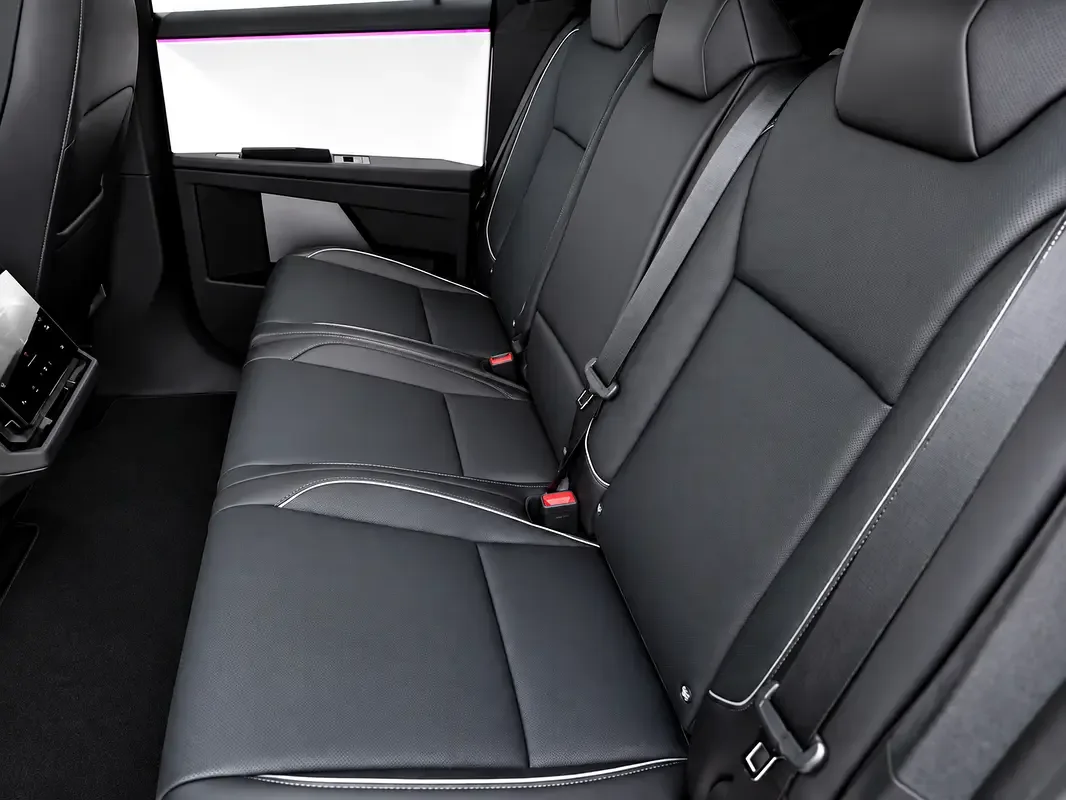 Tesla Cybertruck AT 4WD (845 حصان) - 15