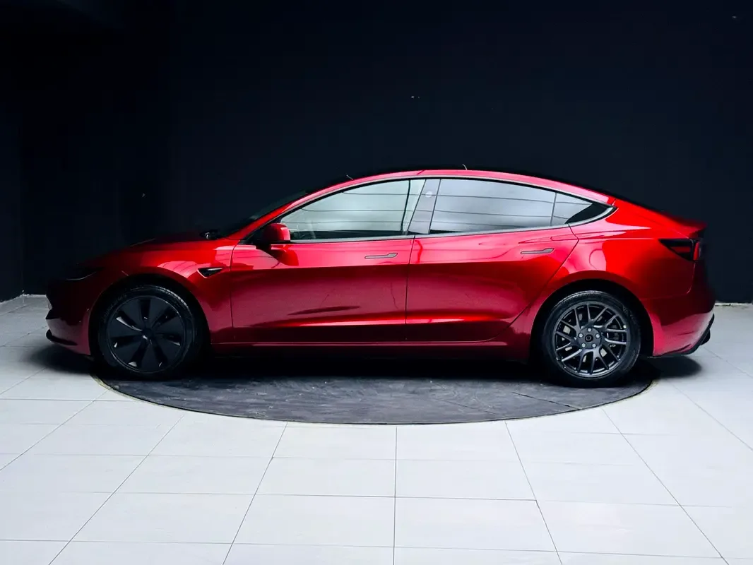 Tesla Model 3 AT (264 حصان) - 5