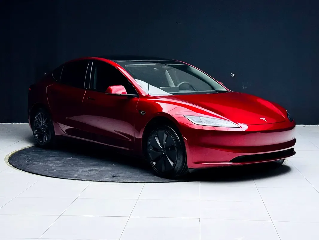Tesla Model 3 AT (264 حصان) - 2