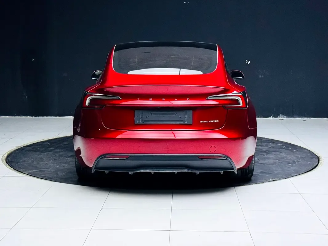 Tesla Model 3 AT (264 حصان) - 7