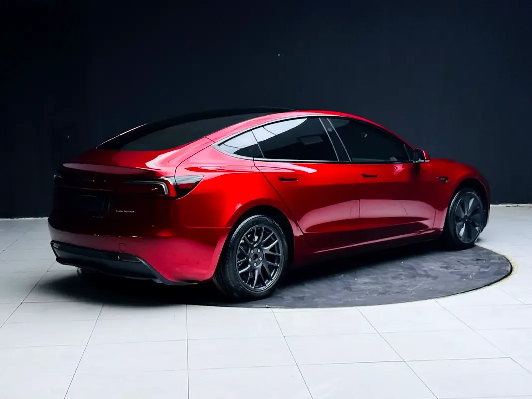Tesla Model 3 AT (264 حصان) - 6