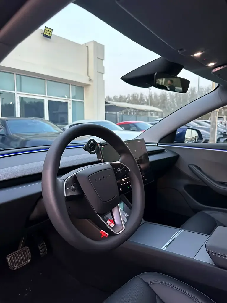 Tesla Model 3 AT (264 hp) - 12