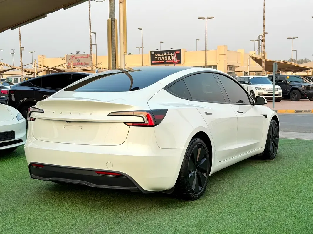 Tesla Model 3 AT (264 hp) - 3