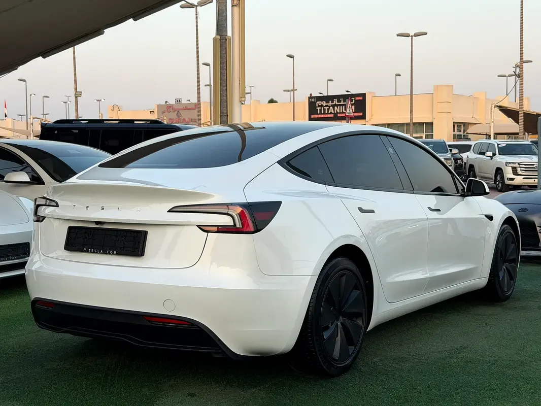 Tesla Model 3 AT (264 hp) - 5
