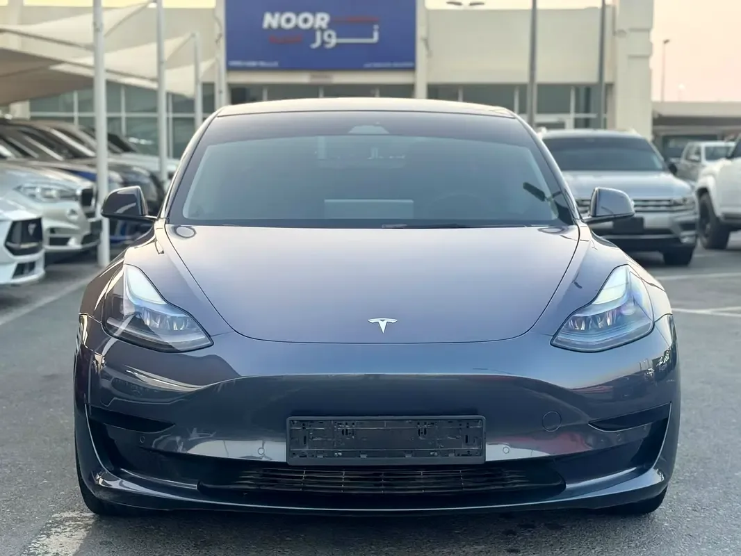Tesla Model 3 AT (264 حصان) - 2