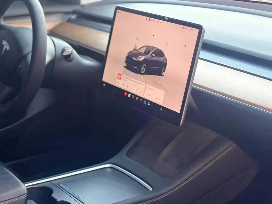 Tesla Model 3 AT (264 حصان) - 7