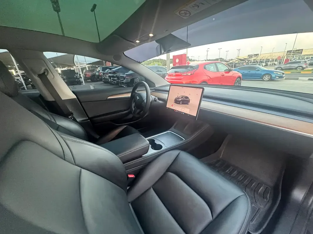 Tesla Model 3 AT (264 حصان) - 6
