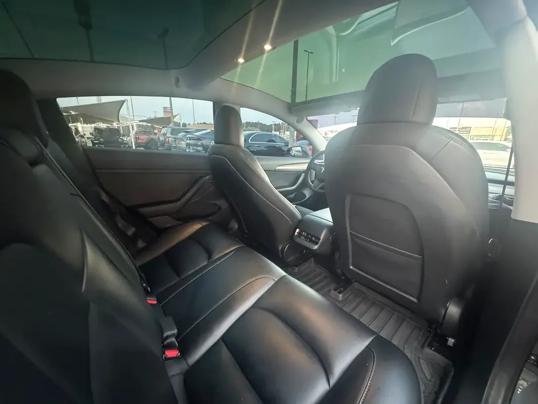 Tesla Model 3 AT (264 حصان) - 8