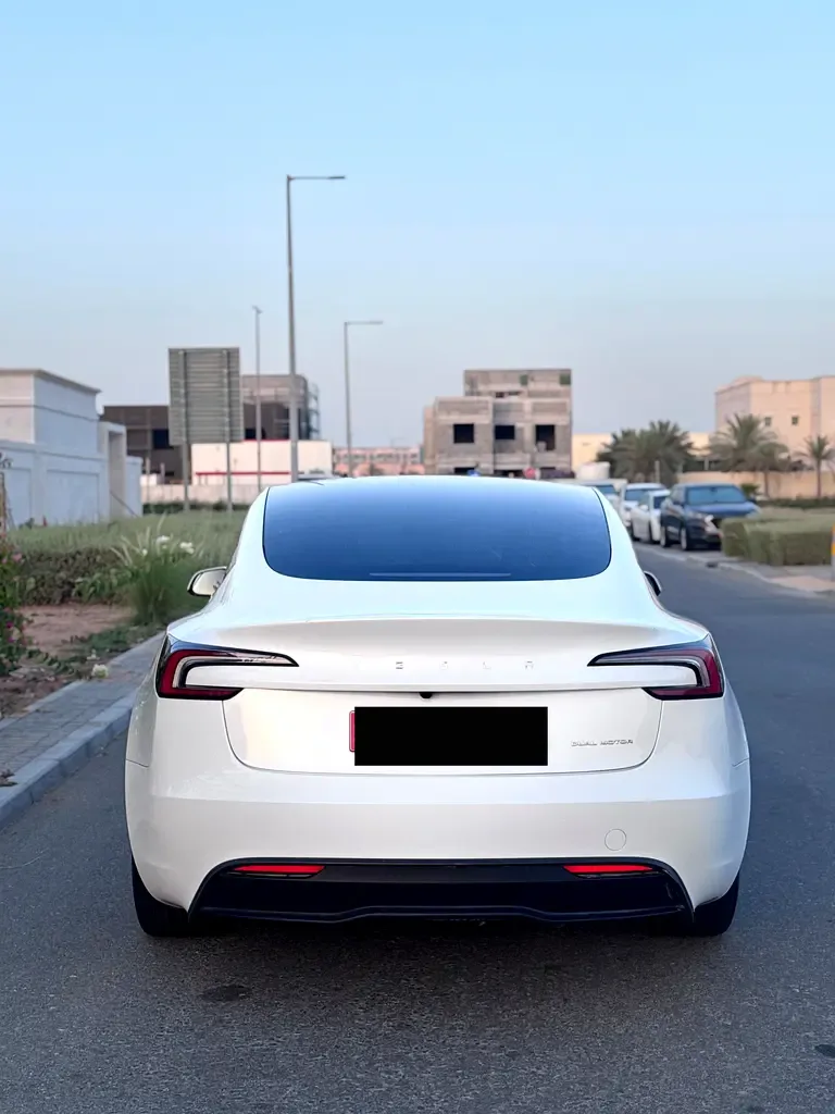 Tesla Model 3 AT (264 حصان) - 2
