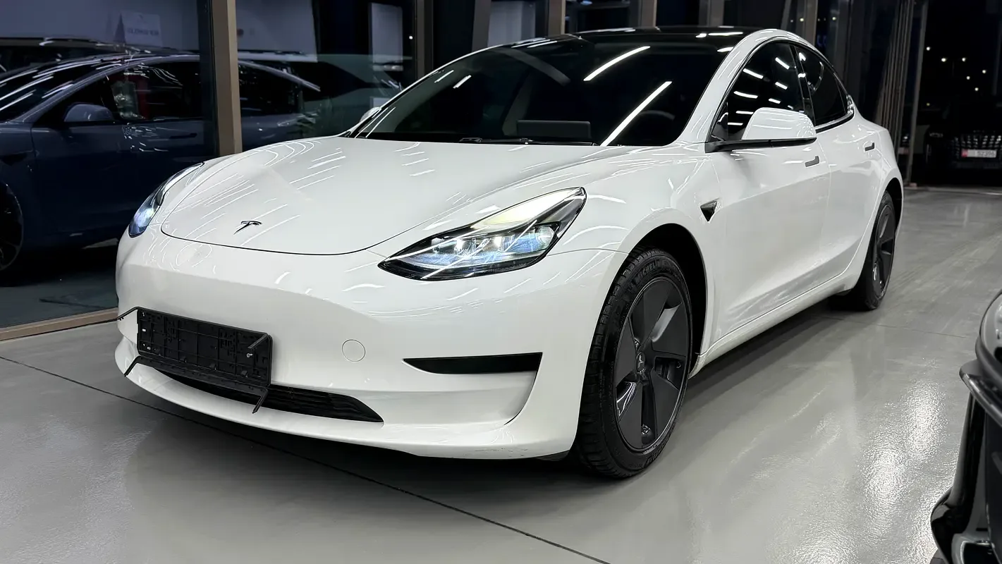 Tesla Model 3 AT (264 حصان)