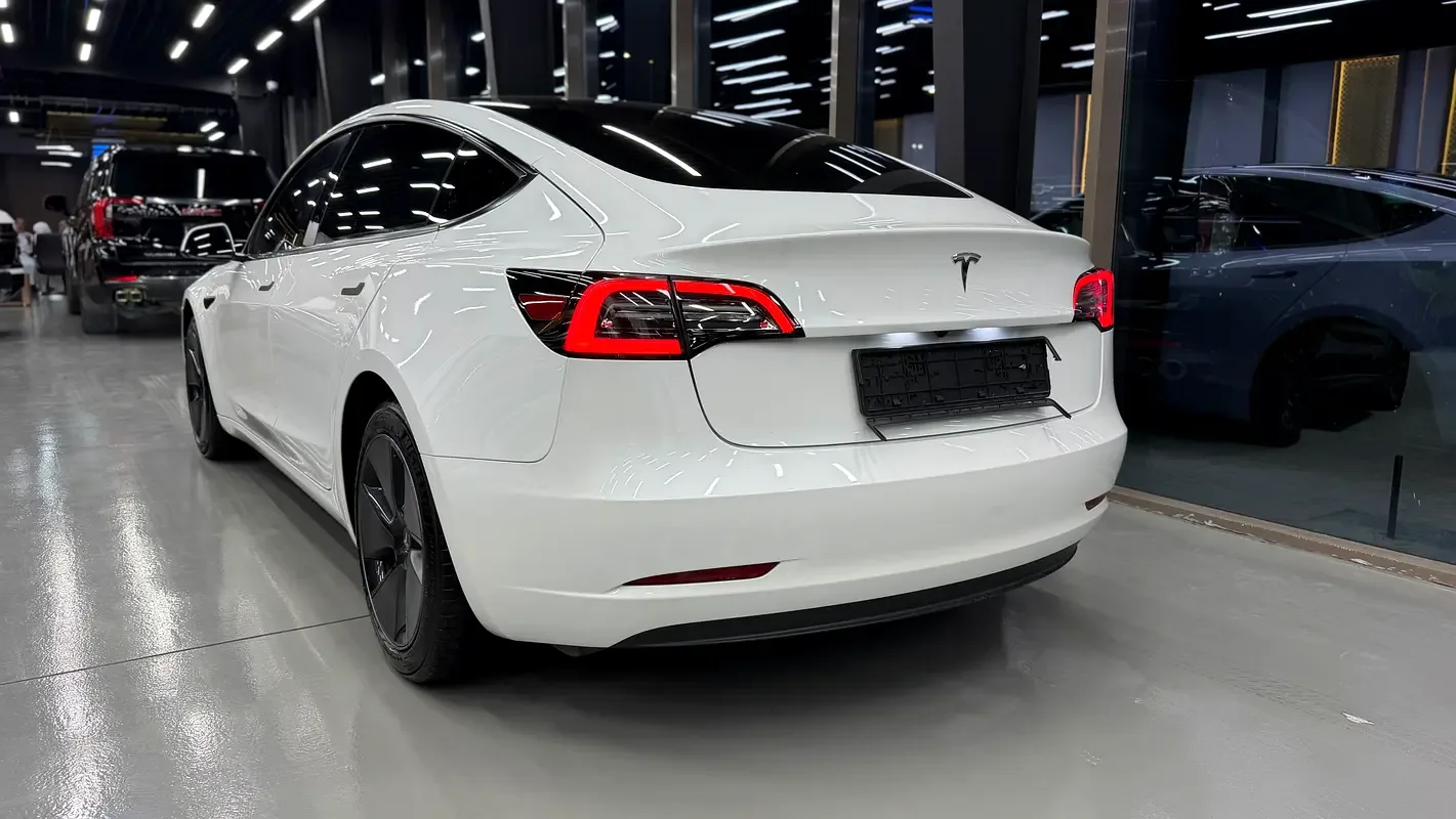Tesla Model 3 AT (264 حصان) - 7