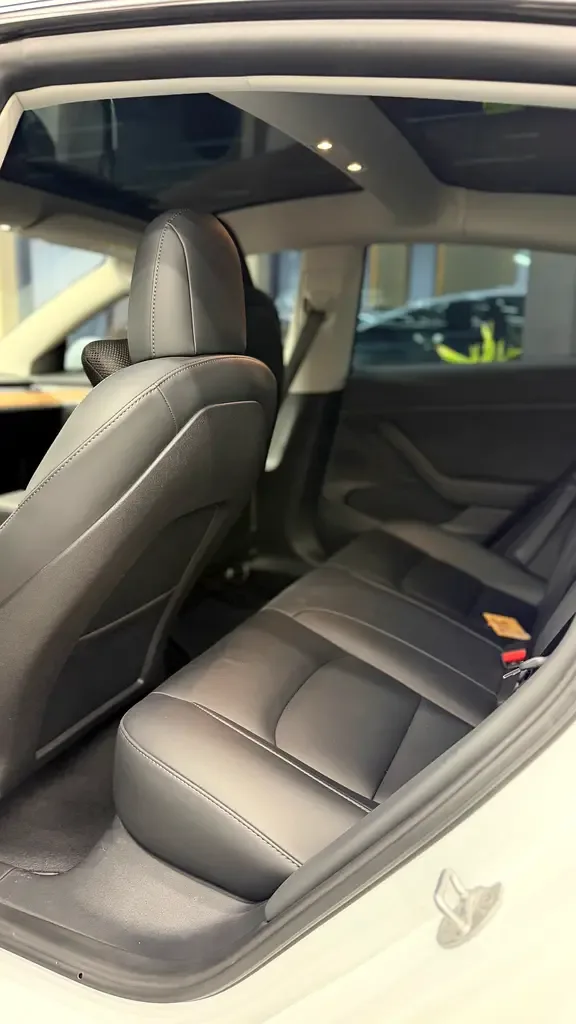 Tesla Model 3 AT (264 حصان) - 6