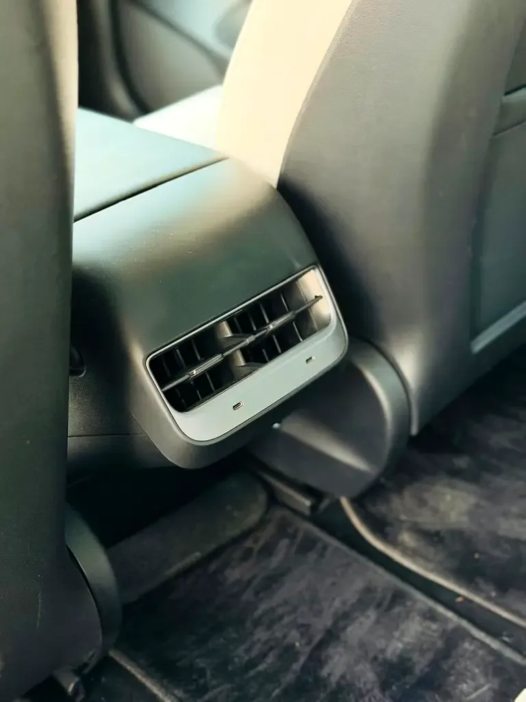 Tesla Model 3 AT (341 kW) 4WD - 9