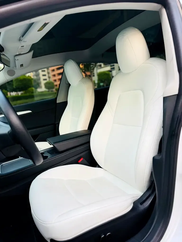 Tesla Model 3 AT (341 kW) 4WD - 11