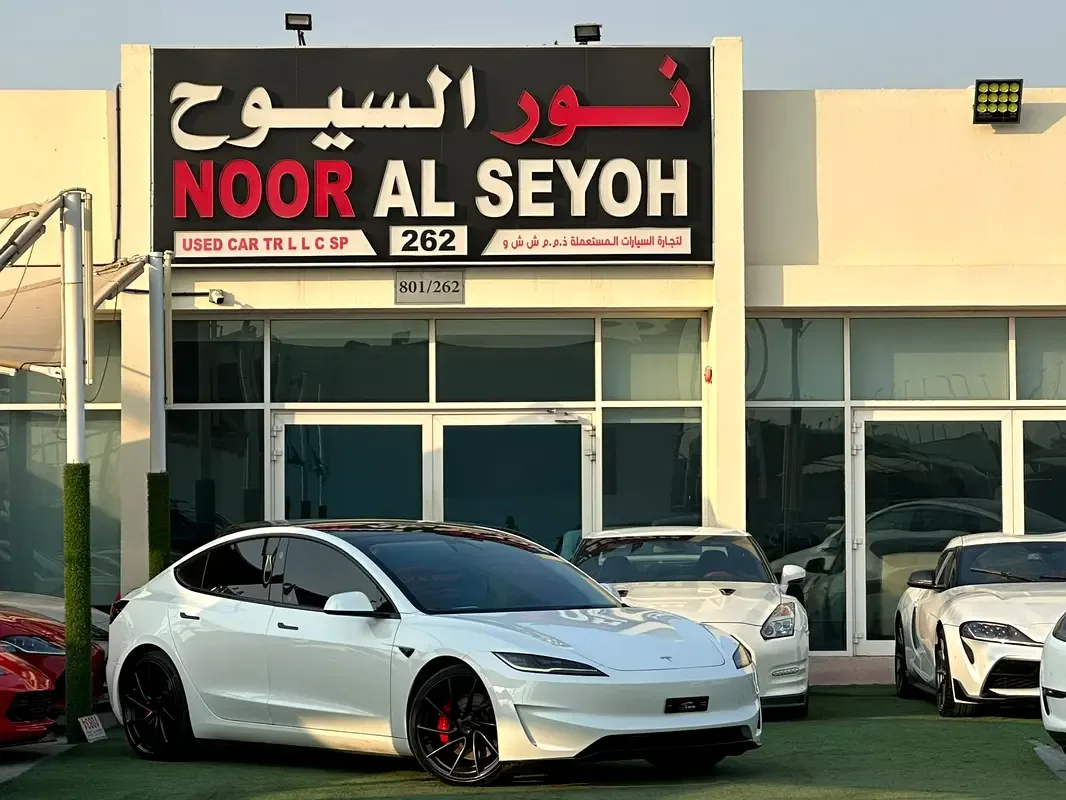 Tesla Model 3 AT 4WD (450 حصان) - 2
