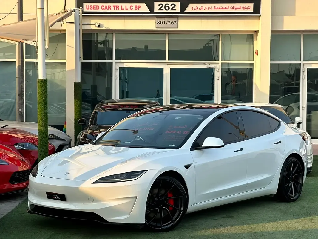 Tesla Model 3 AT 4WD (450 hp)