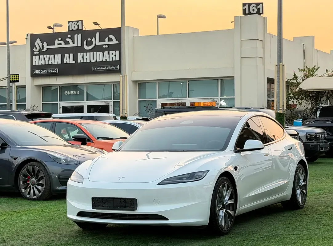 Tesla Model 3 AT 4WD (450 حصان) - 3
