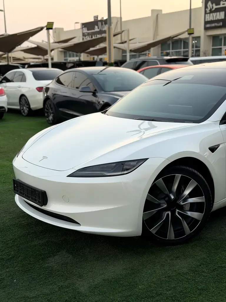 Tesla Model 3 AT 4WD (450 حصان) - 8