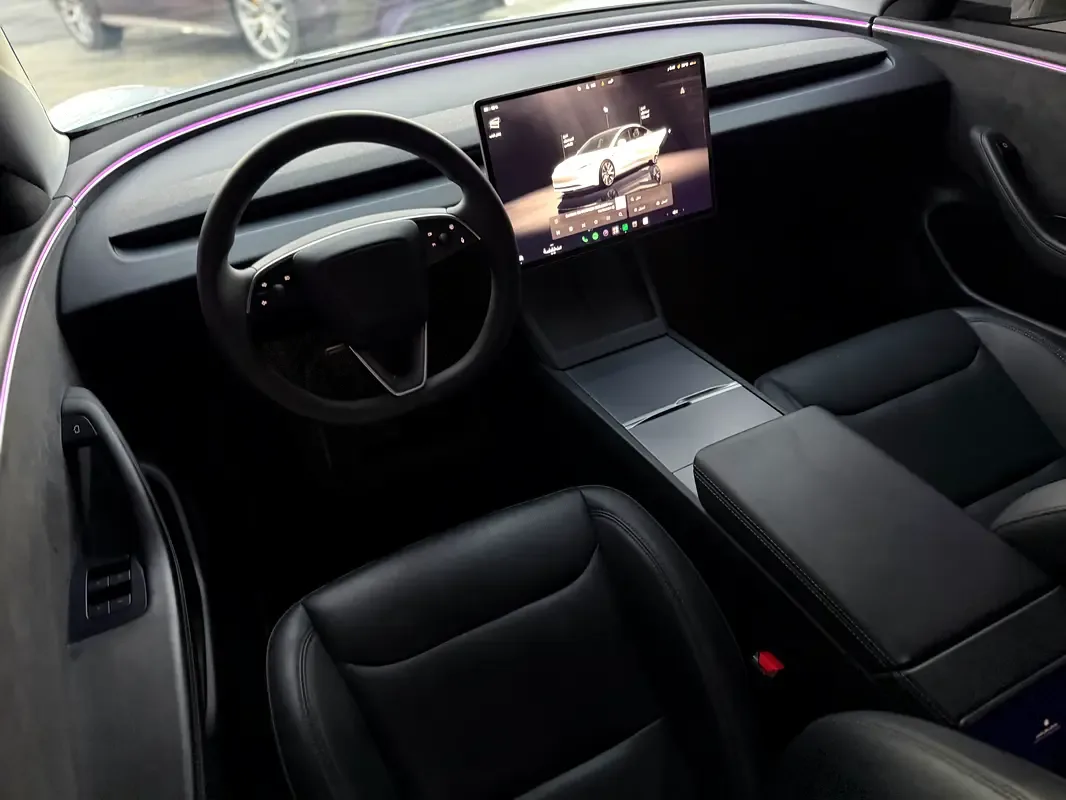 Tesla Model 3 AT 4WD (450 حصان) - 12