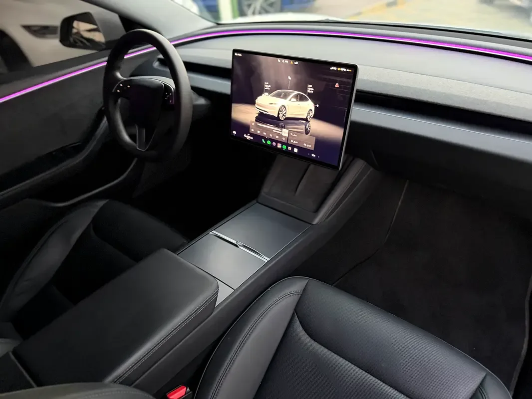 Tesla Model 3 AT 4WD (450 حصان) - 15