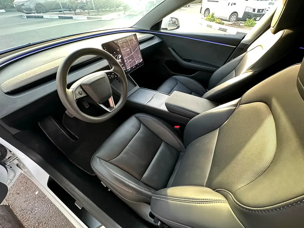 Tesla Model 3 AT 4WD (450 حصان) - 9