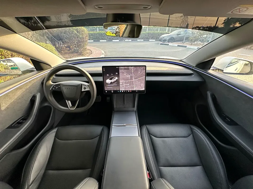 Tesla Model 3 AT 4WD (450 حصان) - 10