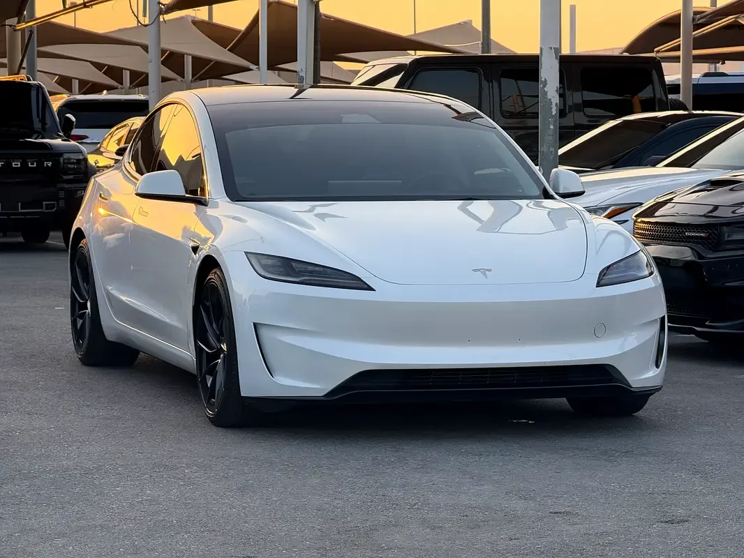 Tesla Model 3 AT 4WD (510 حصان) - 2