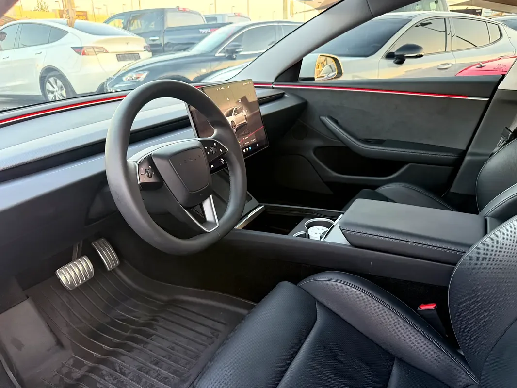 Tesla Model 3 AT 4WD (510 حصان) - 8