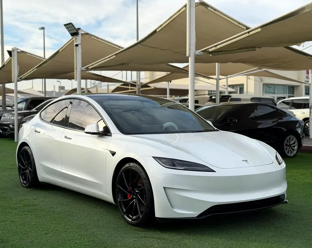Tesla Model 3 AT 4WD (510 حصان) - 4