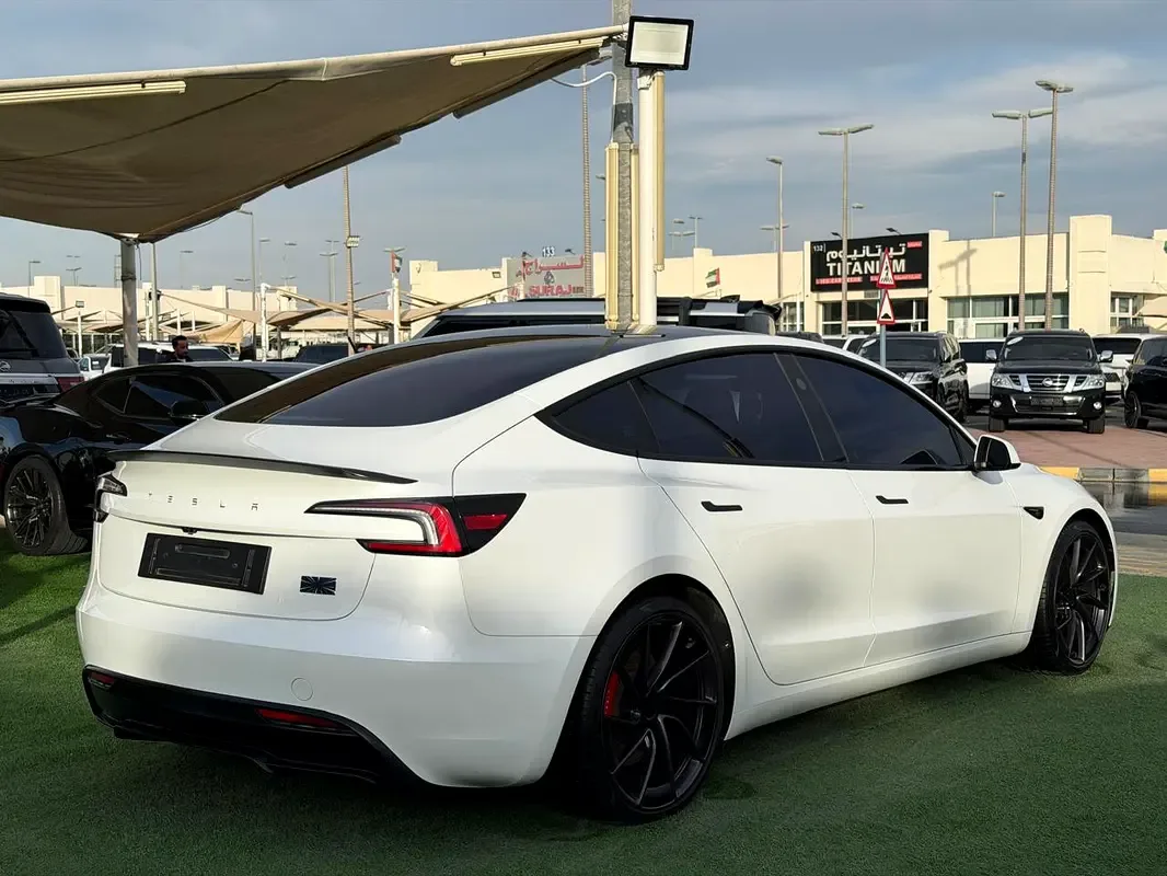 Tesla Model 3 AT 4WD (510 حصان) - 5