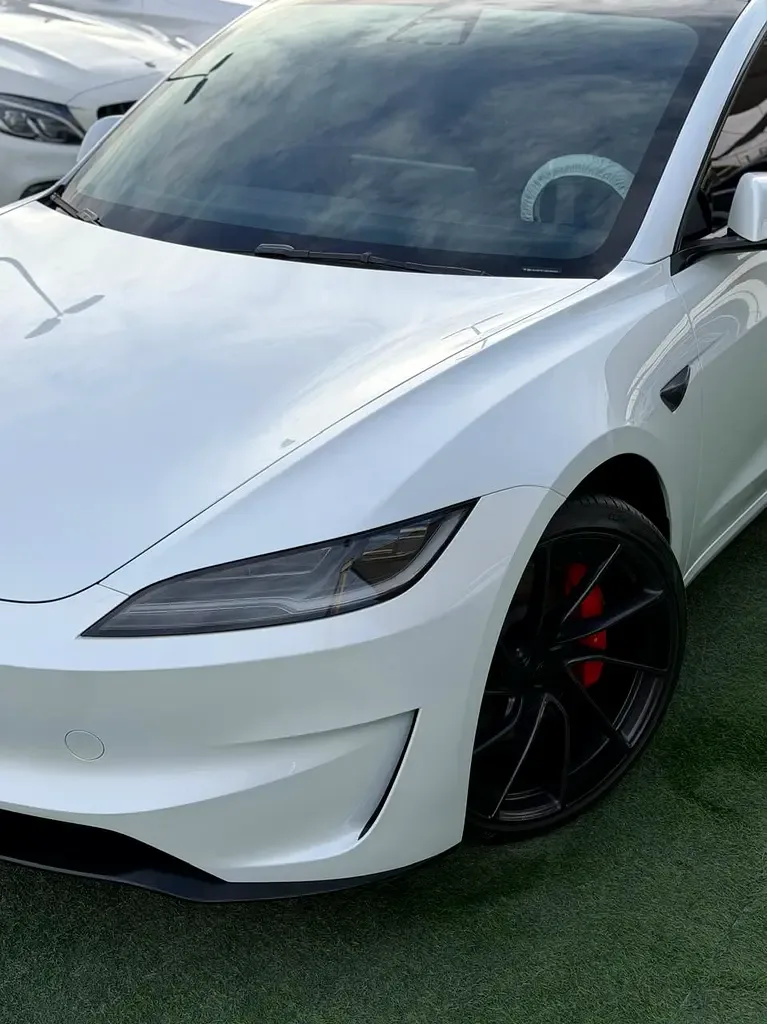 Tesla Model 3 AT 4WD (510 حصان) - 8