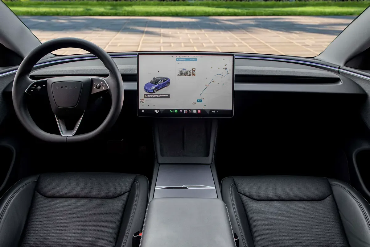 Tesla Model 3 AT 4WD (510 حصان) - 8