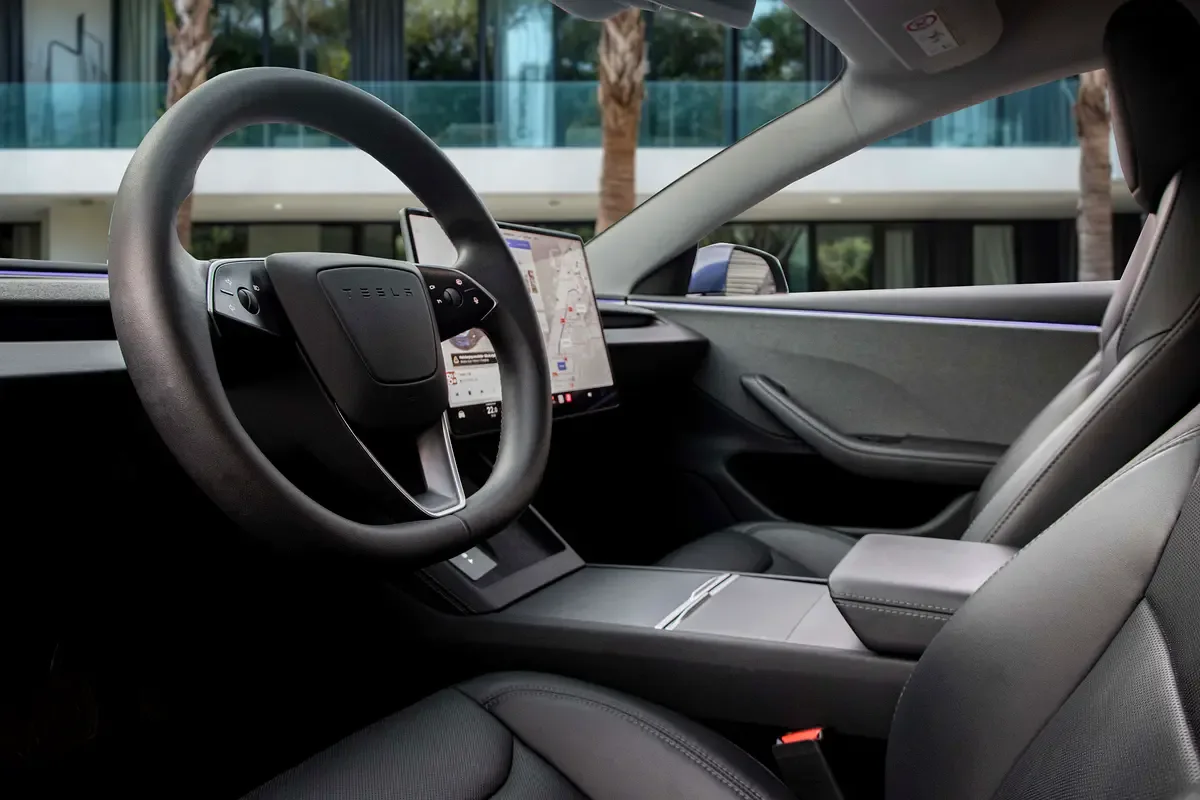 Tesla Model 3 AT 4WD (510 حصان) - 9