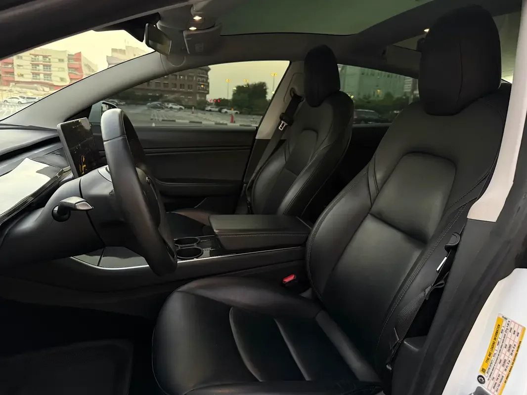 Tesla Model 3 AT AWD (346 حصان) - 6