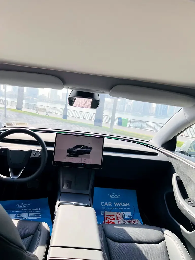 Tesla Model 3 AT RWD (306 hp) - 16