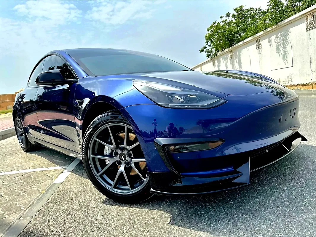 Tesla Model 3 AT RWD (306 حصان) - 2