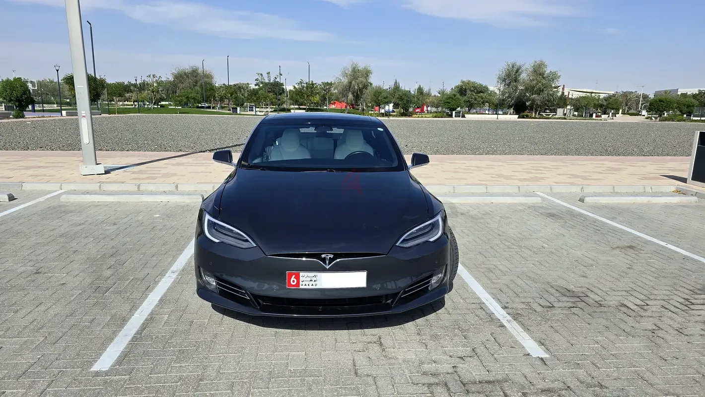 Tesla Model S 100 AWD (762 hp)