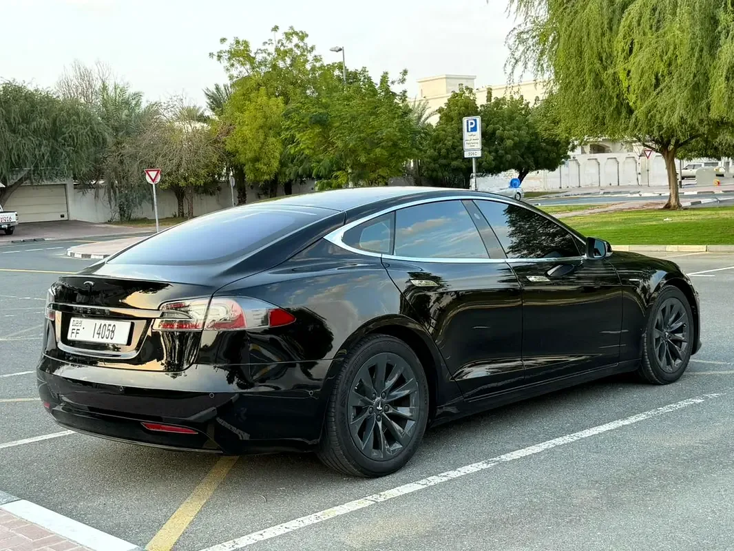 Tesla Model S 75 (320 حصان) - 17