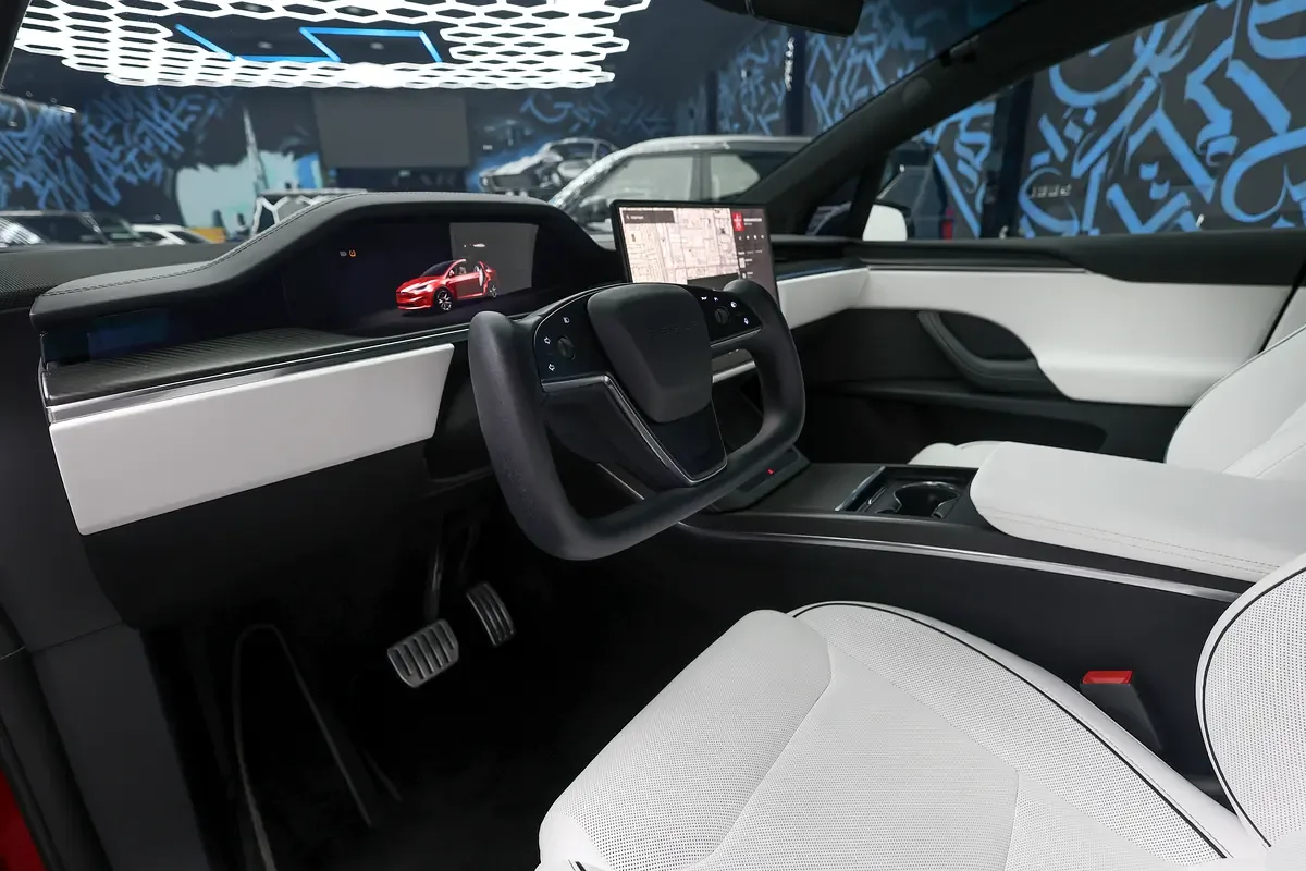 Tesla Model X AT 4WD (1020 حصان) - 11