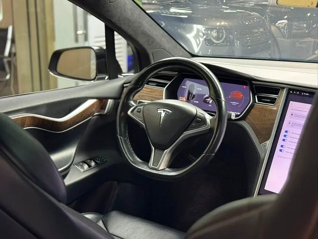 Tesla Model X AT 4WD (333 hp) - 8