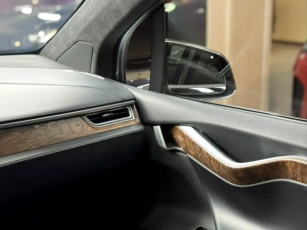 Tesla Model X AT 4WD (333 hp) - 9