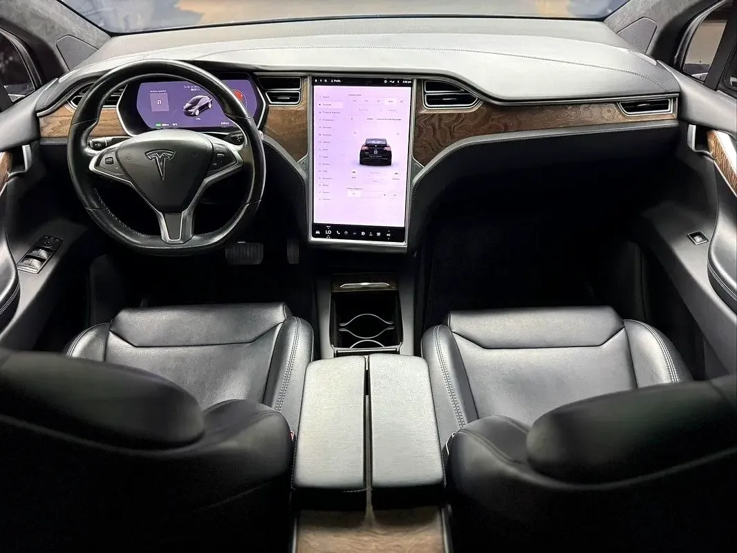 Tesla Model X AT 4WD (333 hp) - 12