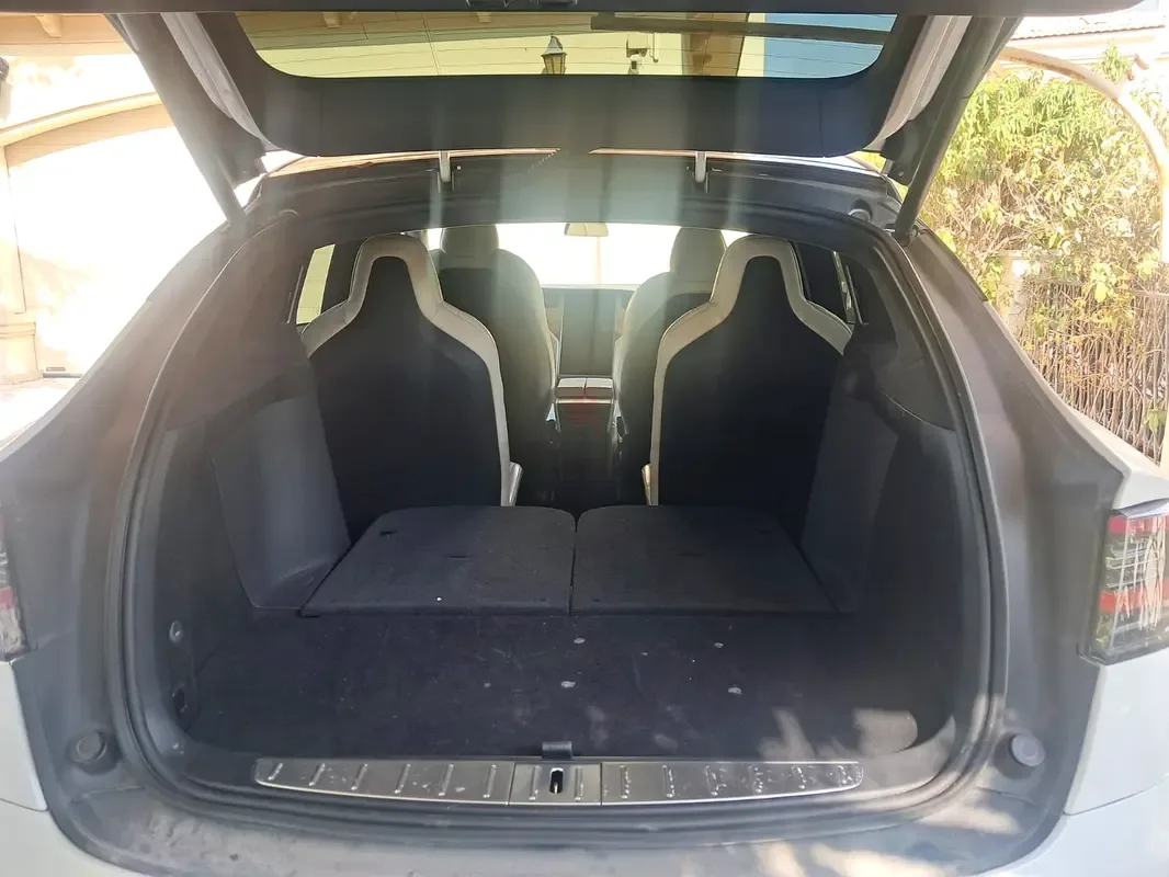 Tesla Model X AT 4WD (562 hp) - 4