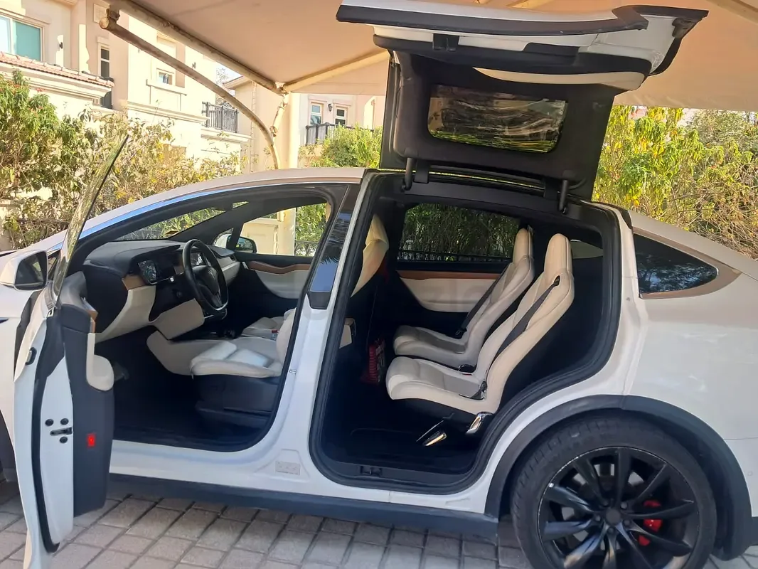 Tesla Model X AT 4WD (562 hp) - 5
